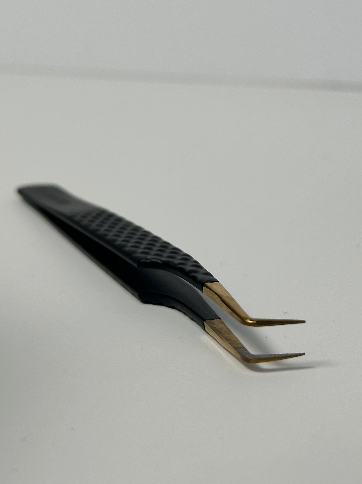 Fiber Tip 90 Degree Tweezer